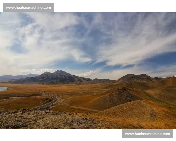 背起百岁奶奶看球赛:116 岁库尔班罕的足球圆梦之旅 背起百岁奶奶看球赛:116 岁库尔班罕的足球圆梦之旅