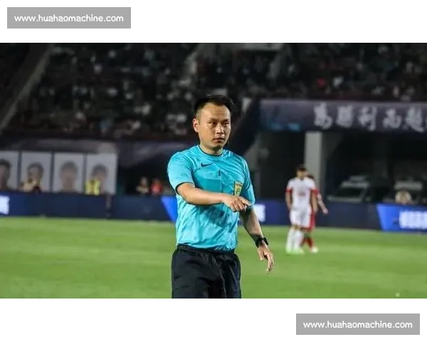 新鹏城 vs 三镇补赛裁判确定：黄翼主裁，邢琦担任 VAR